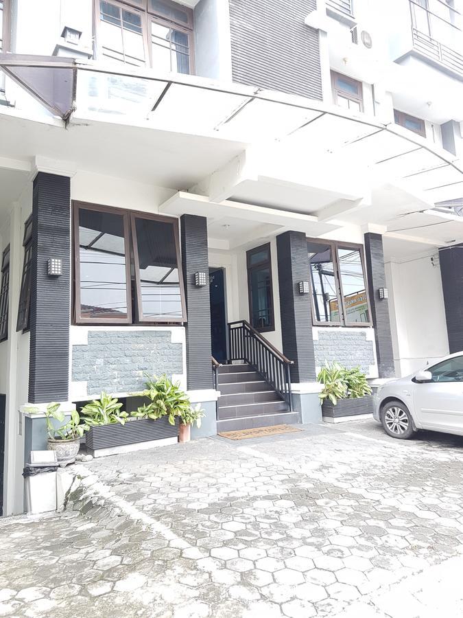 Hotel Kristina Malioboro Jogjacarta Exterior foto